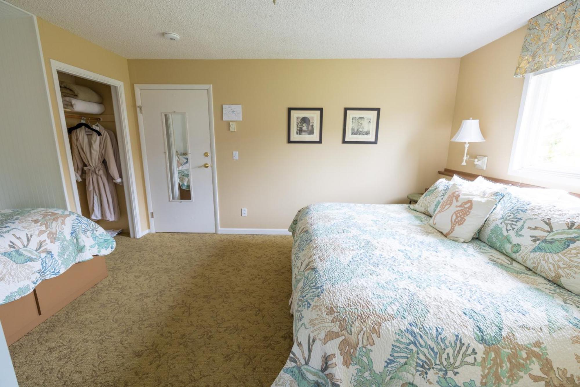 Trumpeter Inn Friday Harbor Room photo